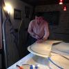Marouflage des pièces de l'empennage.